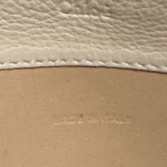 Chloe Paddington Ivory Leather and Lambskin Long Zip Wallet w/Box and Dustbag - Picture 9 of 10